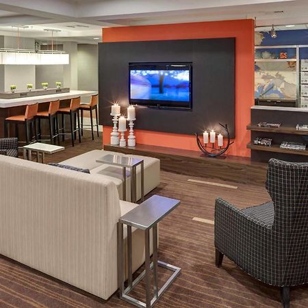 Courtyard By Marriott Wichita East Hotell Exteriör bild