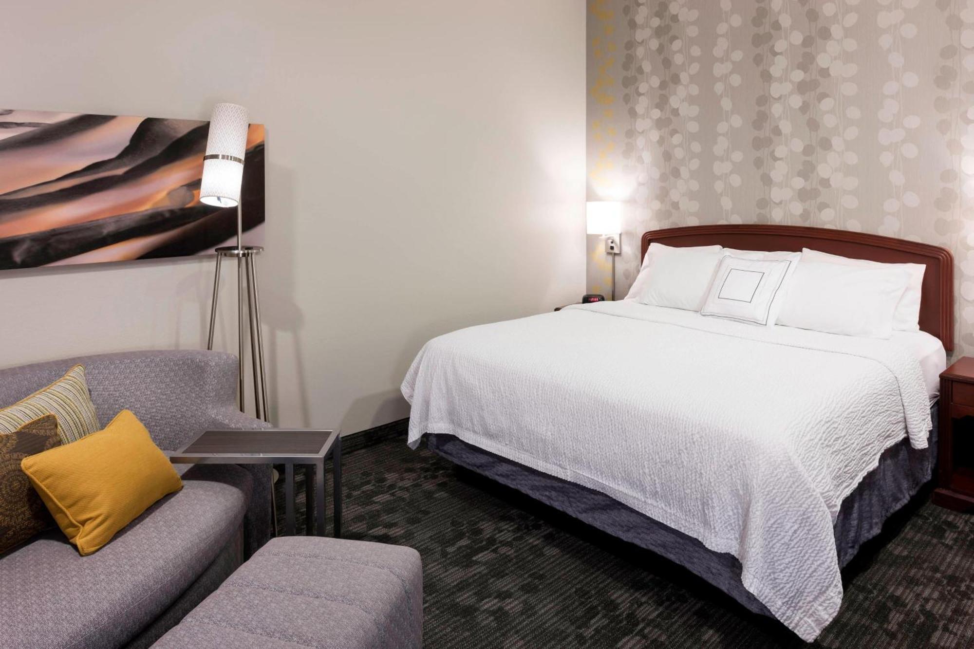 Courtyard By Marriott Wichita East Hotell Exteriör bild