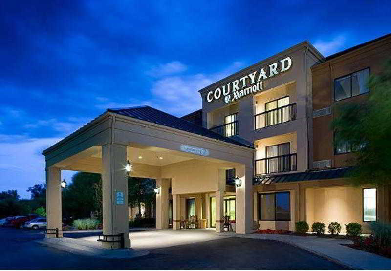 Courtyard By Marriott Wichita East Hotell Exteriör bild