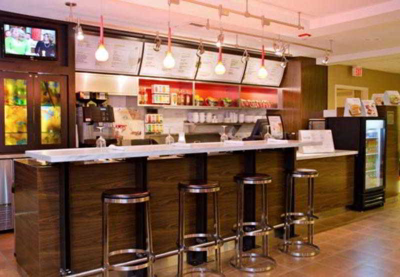 Courtyard By Marriott Wichita East Hotell Exteriör bild