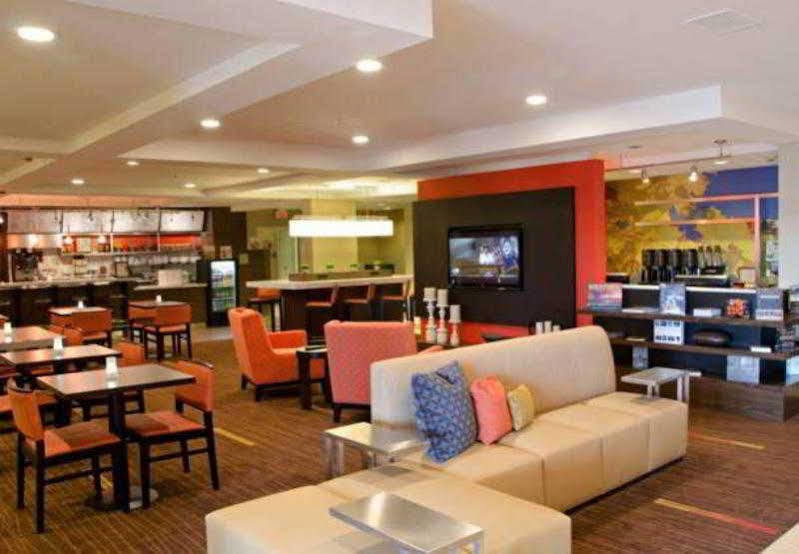 Courtyard By Marriott Wichita East Hotell Exteriör bild