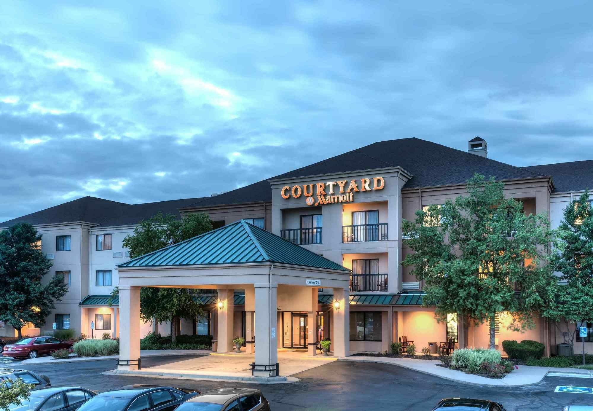 Courtyard By Marriott Wichita East Hotell Exteriör bild