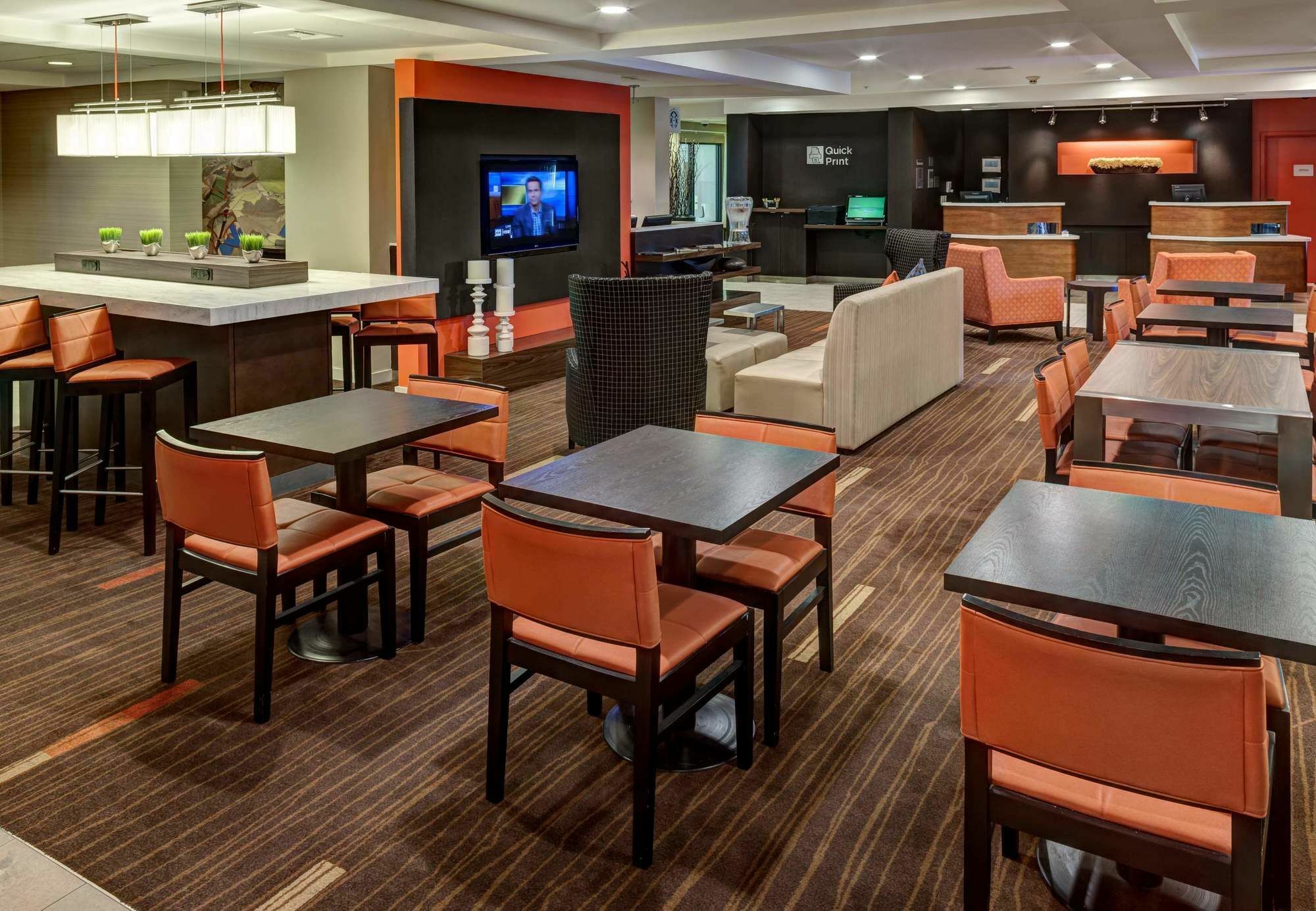 Courtyard By Marriott Wichita East Hotell Exteriör bild